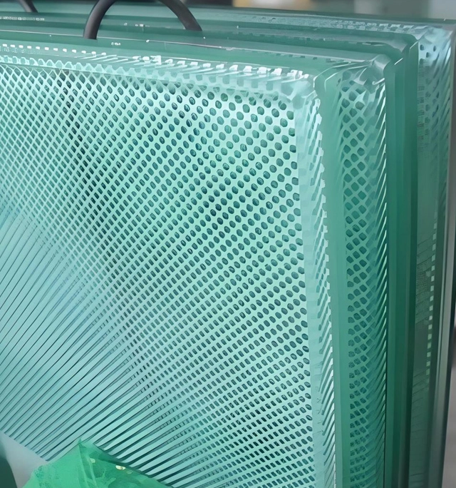 Blog e Download in vetro smerigliato in ceramica