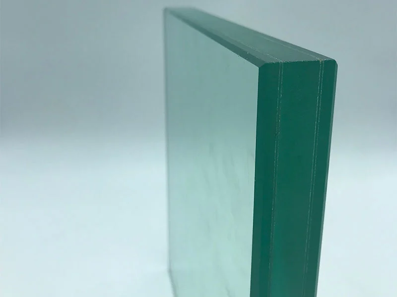 La differenza e i vantaggi di PVB e SGP in vetro antiproiettile