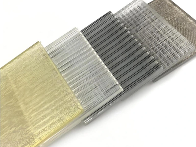 Il vetro laminato a rete EVA può essere resistente al fuoco?